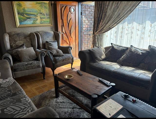 3 BEDROOM HOUSE FOR SALE IN BOITEKONG